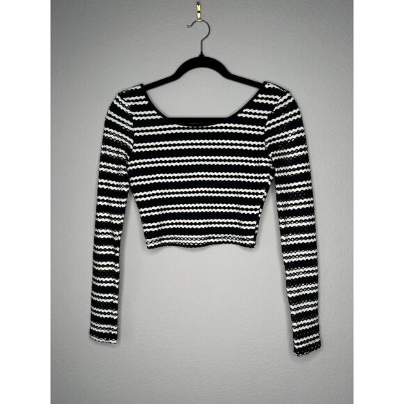 AQUA Long Sleeve Embroidered Black White Stripe Cut Out Crop Top Womens Size XS - Picture 1 of 6
